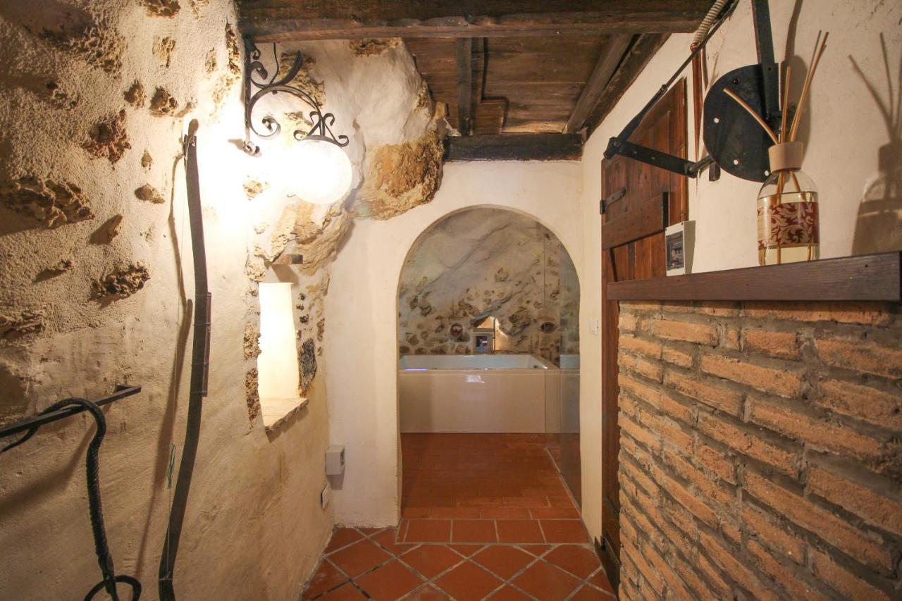 Santo'S House Luxury - Idromassaggio E Doccia Emozionale Villa Santo Stefano Di Sessanio Exterior photo