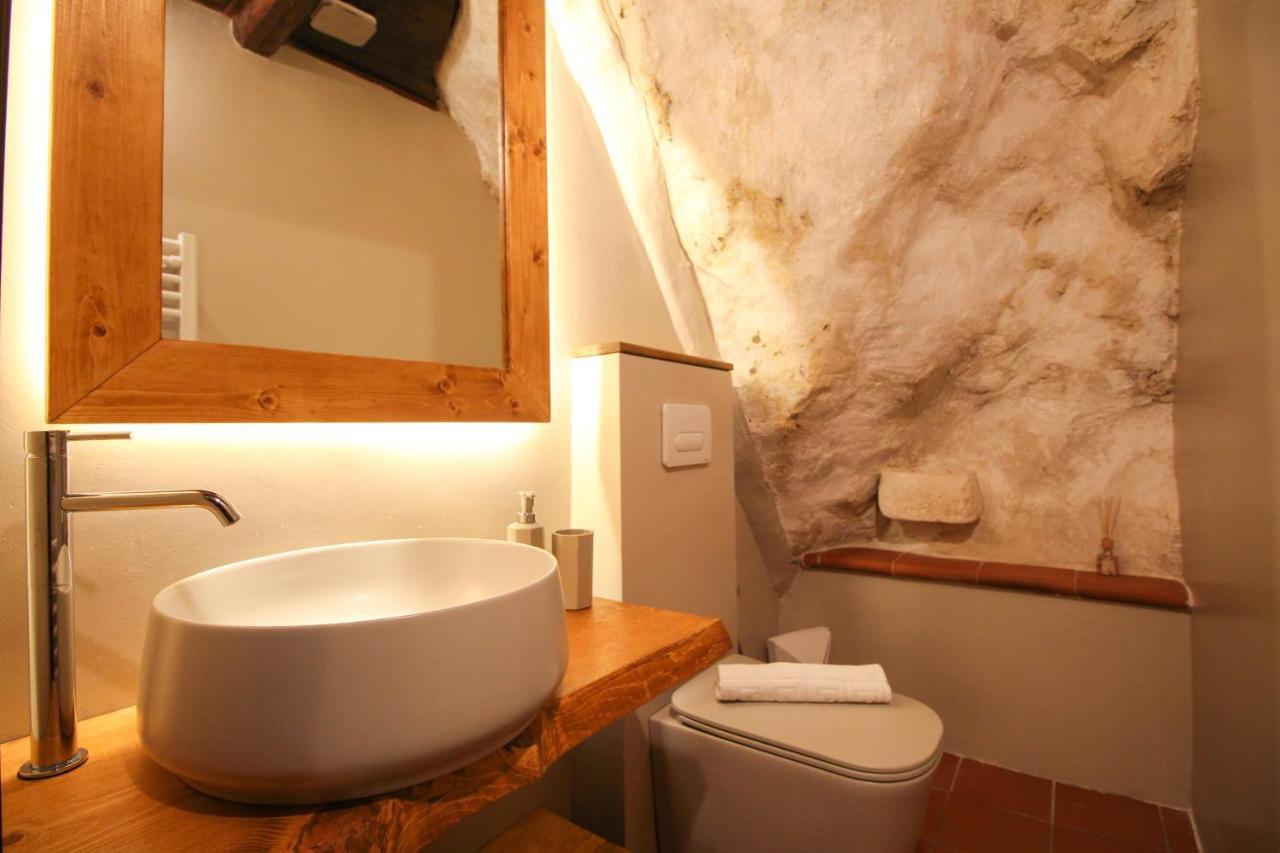 Santo'S House Luxury - Idromassaggio E Doccia Emozionale Villa Santo Stefano Di Sessanio Exterior photo