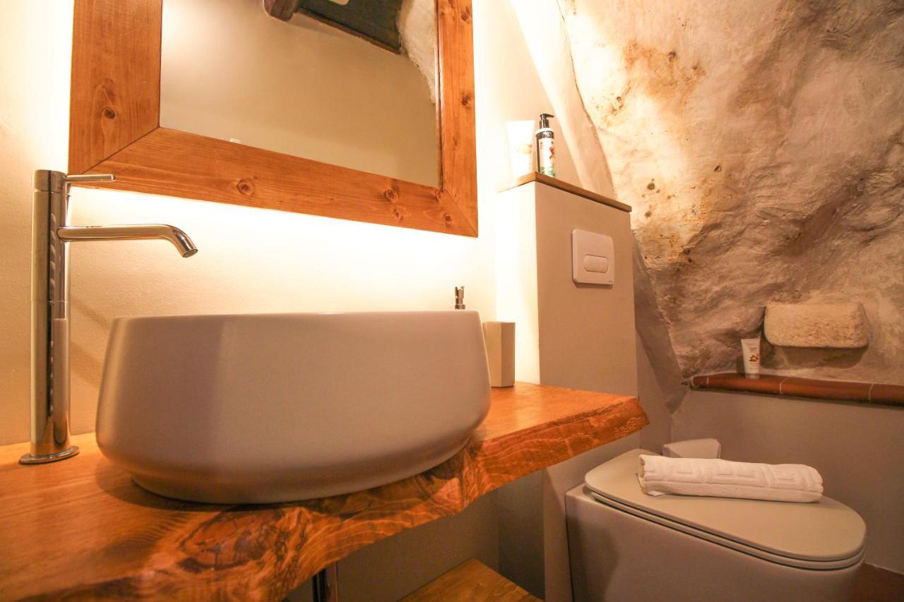 Santo'S House Luxury - Idromassaggio E Doccia Emozionale Villa Santo Stefano Di Sessanio Exterior photo