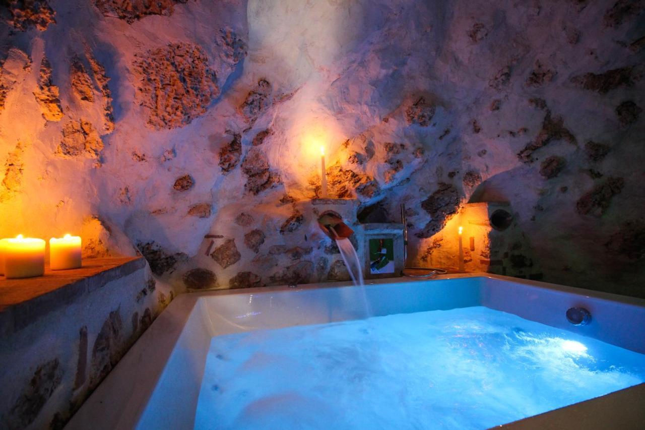 Santo'S House Luxury - Idromassaggio E Doccia Emozionale Villa Santo Stefano Di Sessanio Exterior photo